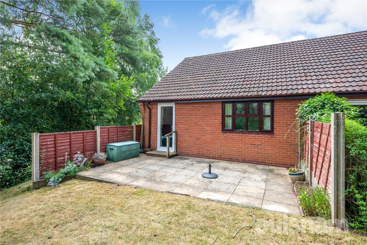 Willow Tree Drive, Barnt Green, Birmingham, Worcestershire, B45 8PB, photo 10
