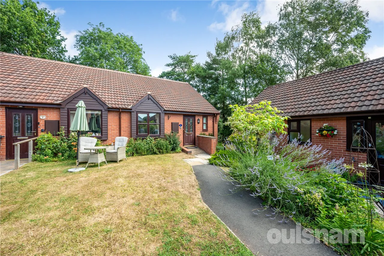 Willow Tree Drive, Barnt Green, Birmingham, Worcestershire, B45 8PB, photo 9