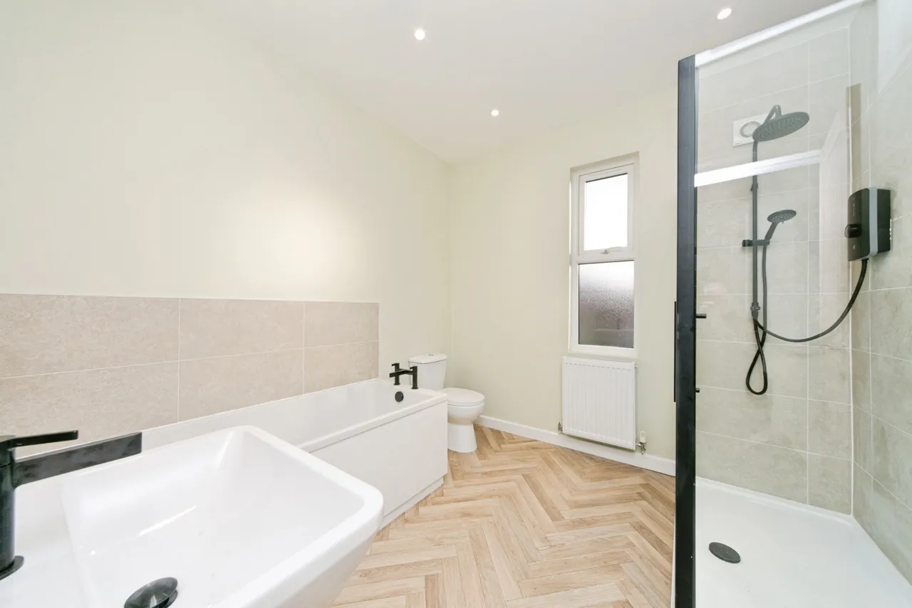 Cadwgan Road, Old Colwyn, LL29, photo 13