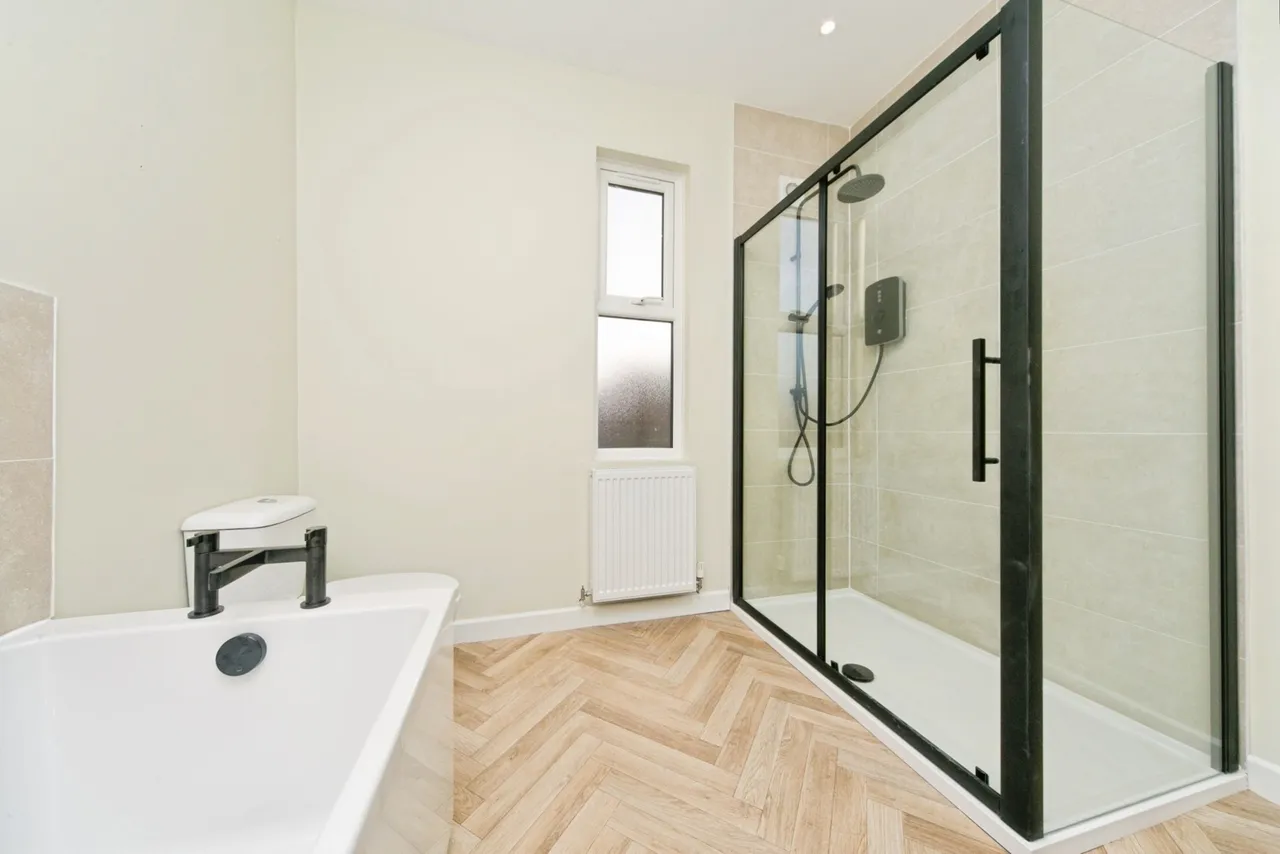 Cadwgan Road, Old Colwyn, LL29, photo 14