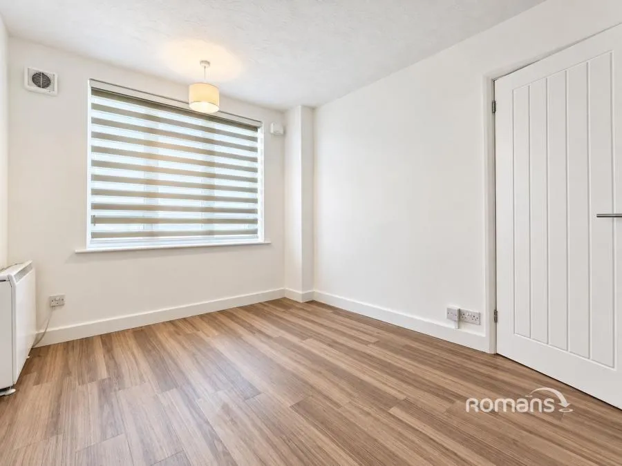 Bronsdon Way, Denham, UB9, photo 3