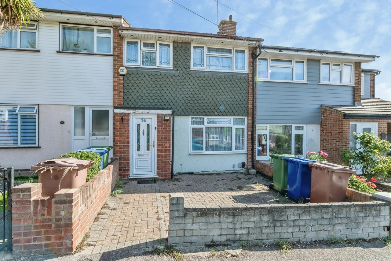 3 bed house for sale, Toft Avenue, Grays, RM17