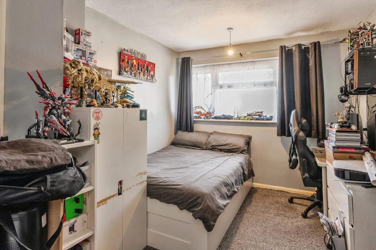 Toft Avenue, Grays, RM17, photo 13