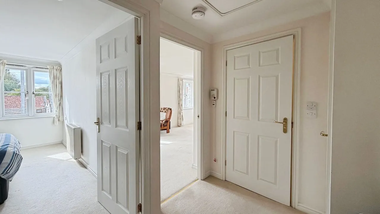 Somerton Road, Street, BA16, photo 2