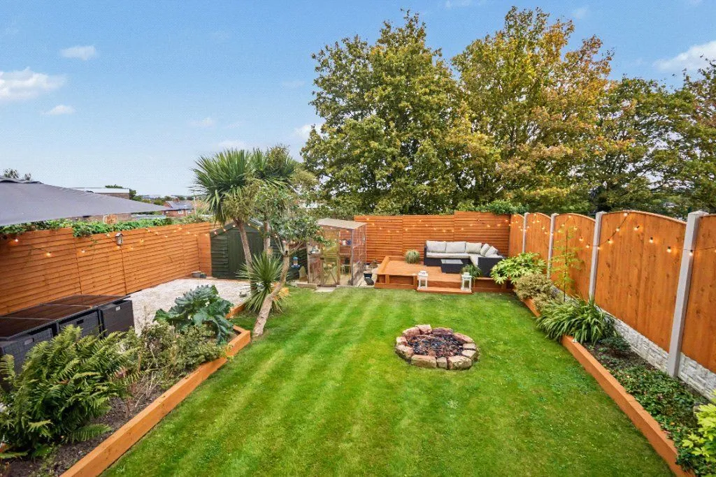 Warmfield View, Wakefield, WF1, photo 2