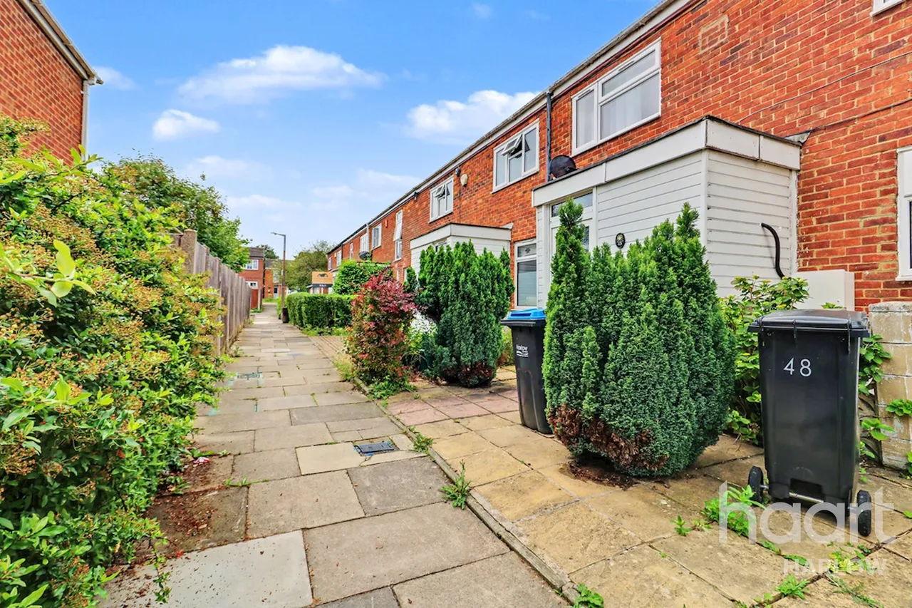 Woodcroft, CM18, photo 15