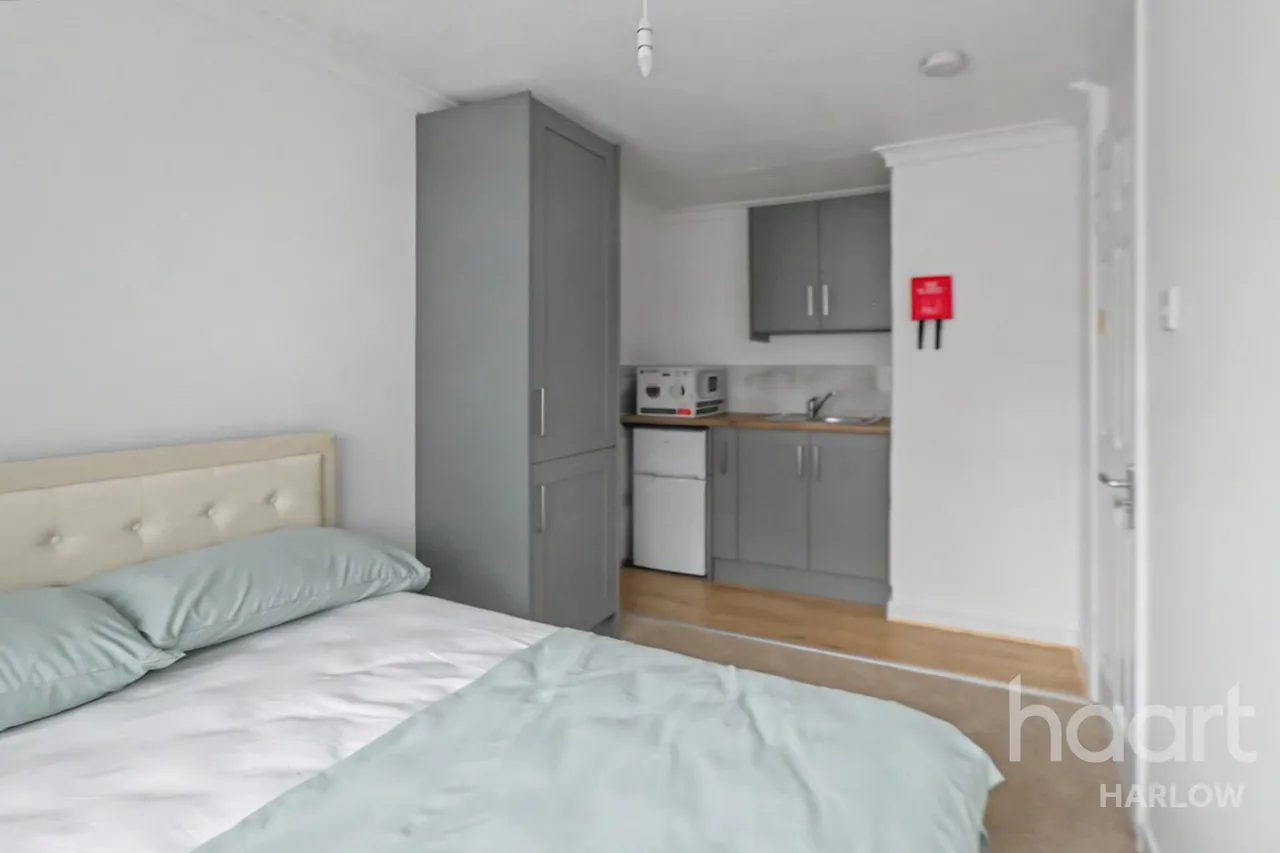1 bed house to rent, Woodcroft, CM18