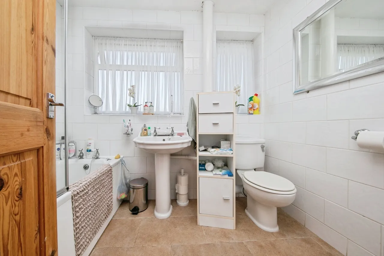 Holcombe Crescent, Ipswich, Suffolk, IP2, photo 13