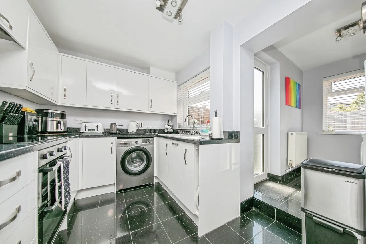 Holcombe Crescent, Ipswich, Suffolk, IP2, photo 3