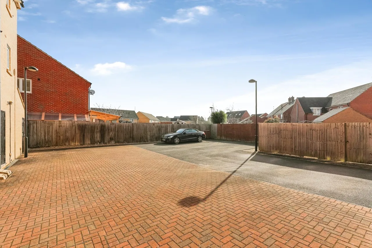Molyneux Square, Peterborough, PE7, photo 15