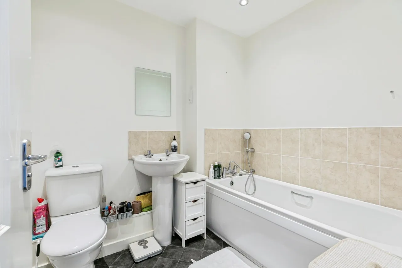 Molyneux Square, Peterborough, PE7, photo 13