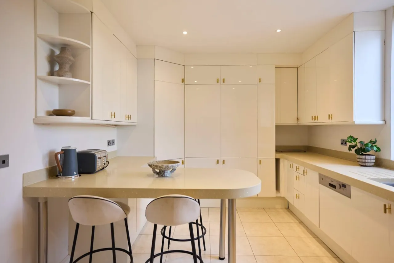 Avenue Road, St Johns Wood, London, NW8 6BU, photo 4