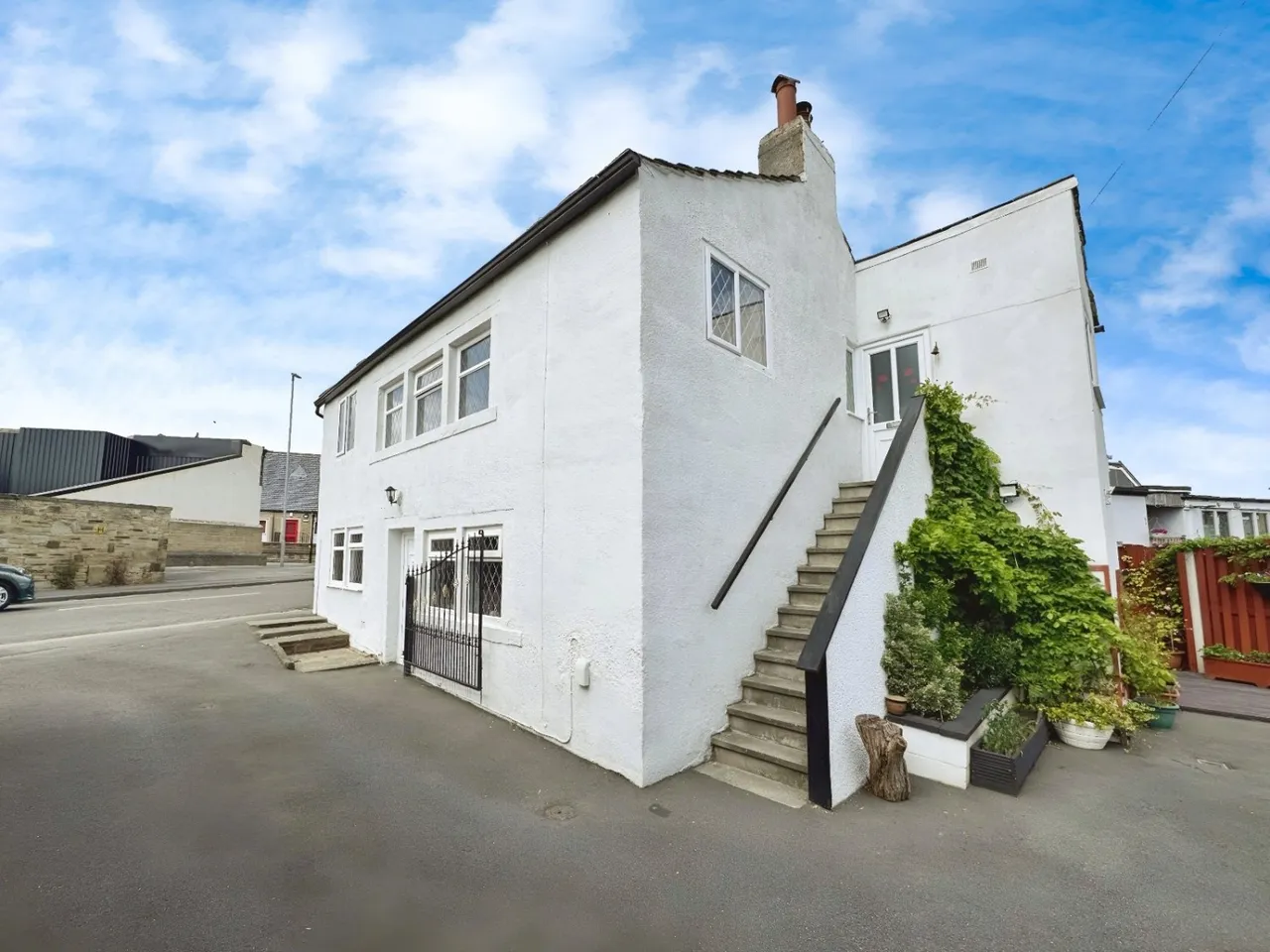 5 bed house for sale, Hare Park Lane, Hightown, WF15