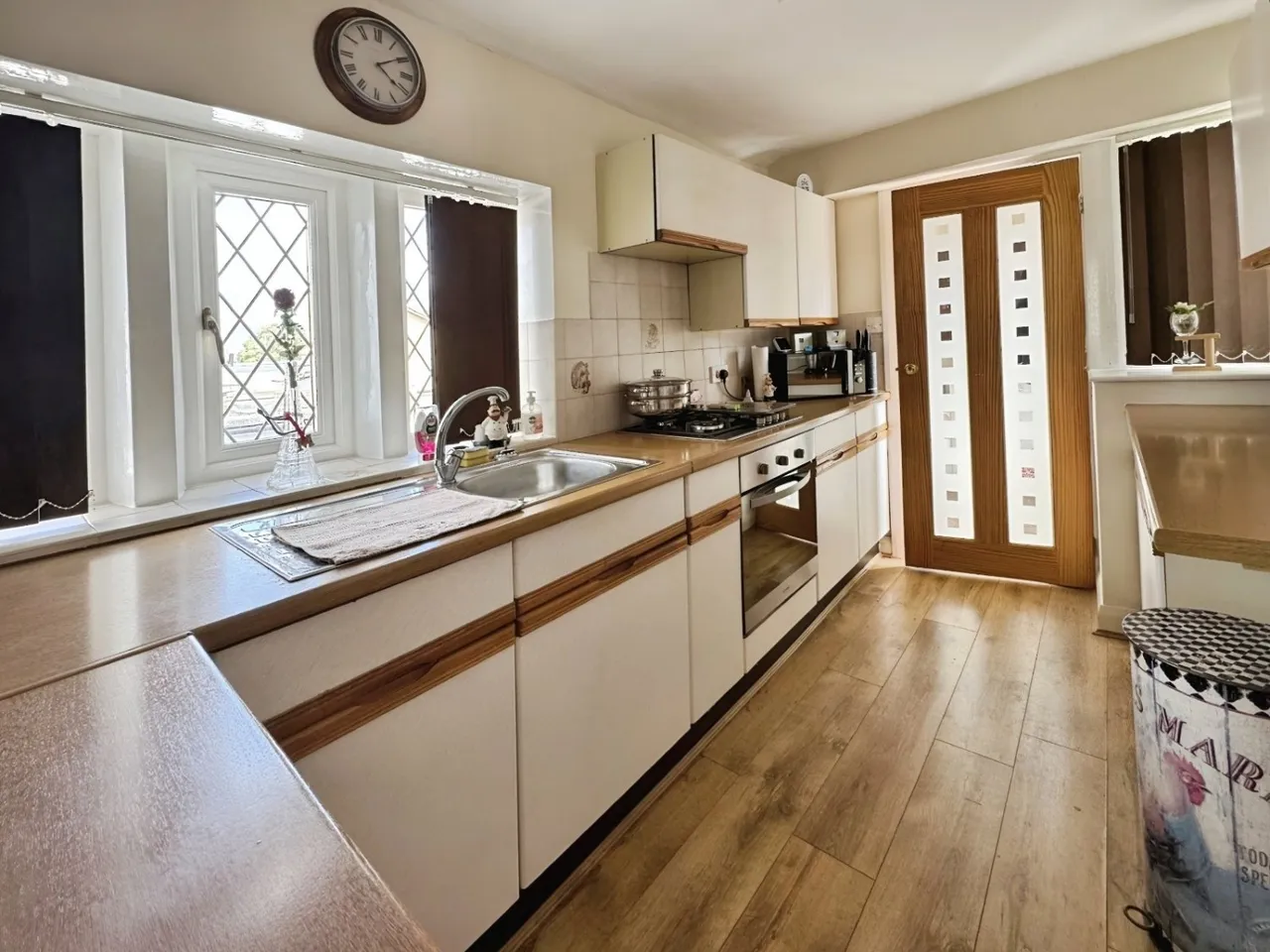 Hare Park Lane, Hightown, WF15, photo 13