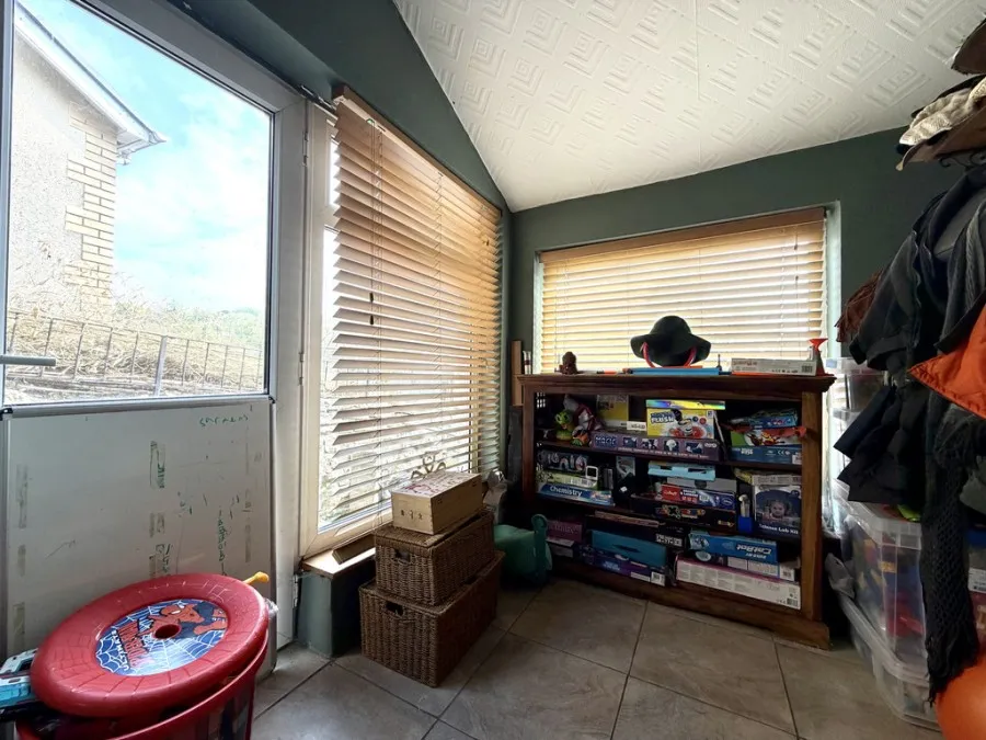 Wellfield, Pontmorlais West, CF47, photo 32