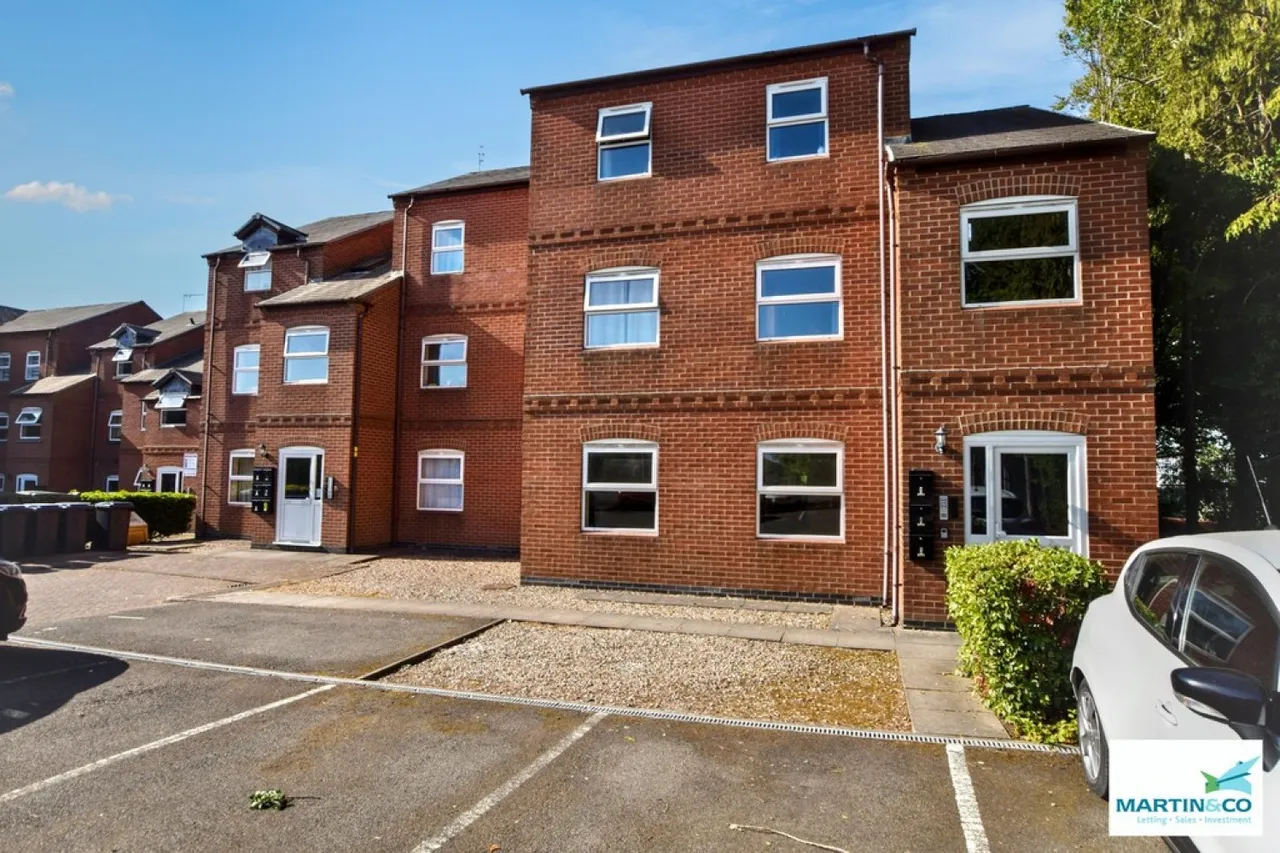 2 bed flat for sale — Trinity Court, Hinckley, Leicestershire
