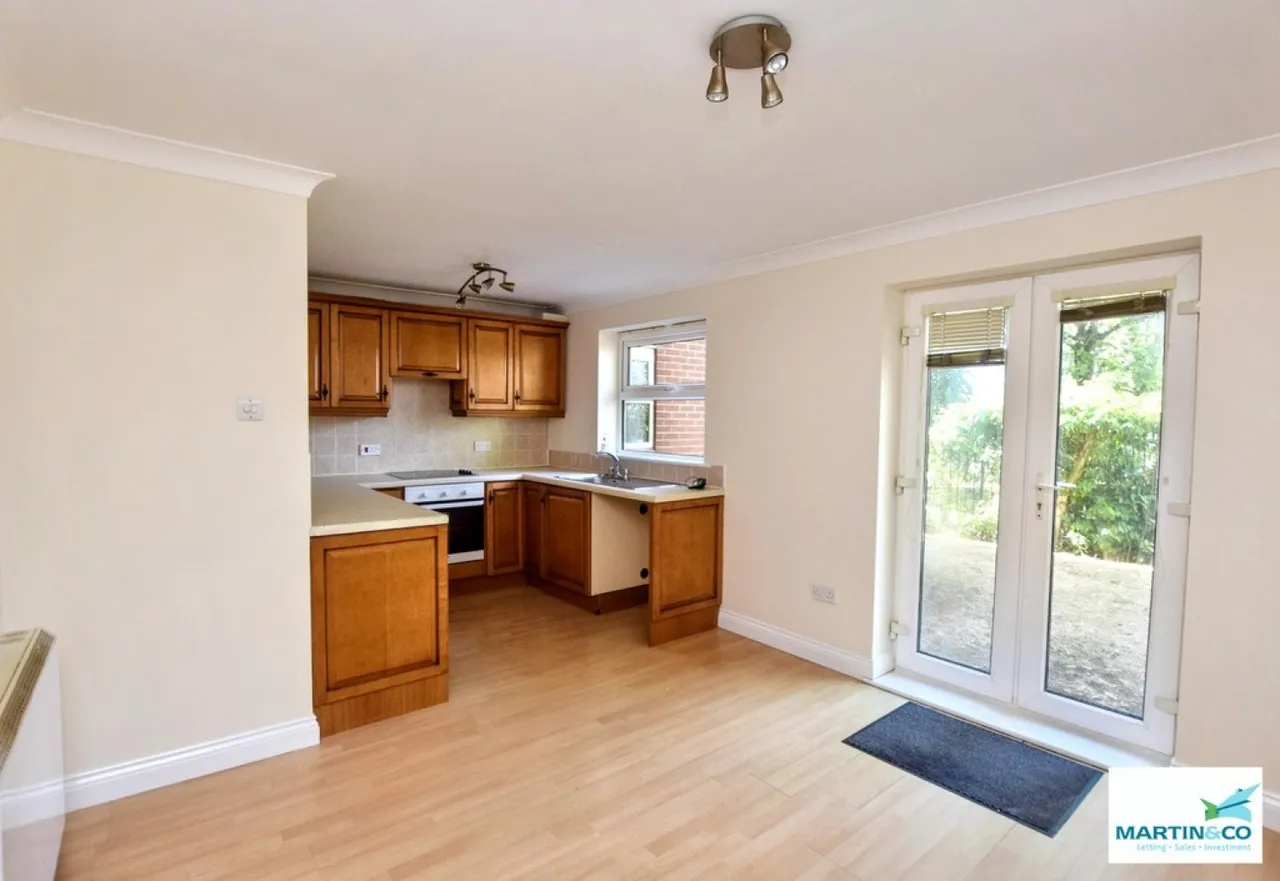 Trinity Court, Hinckley, Leicestershire, photo 10