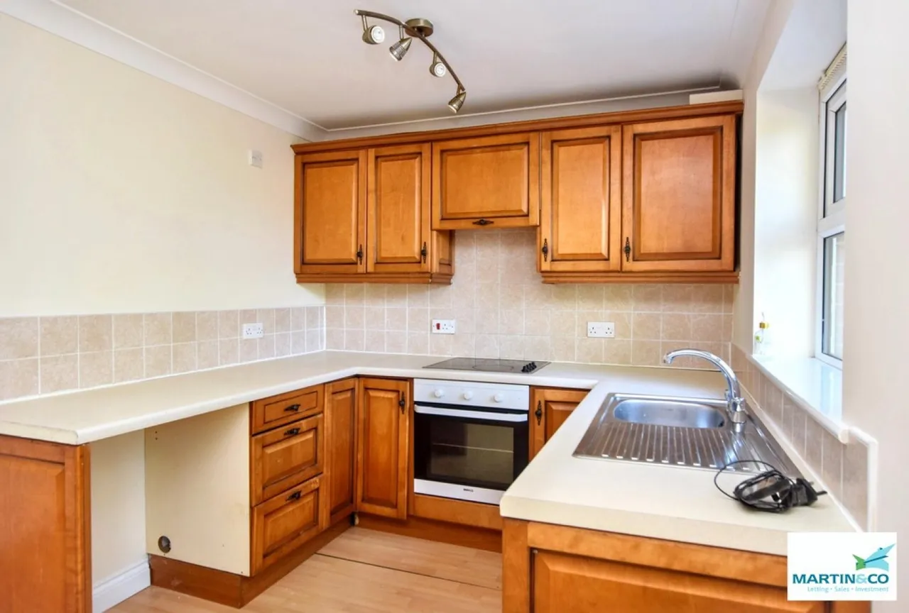 Trinity Court, Hinckley, Leicestershire, photo 6