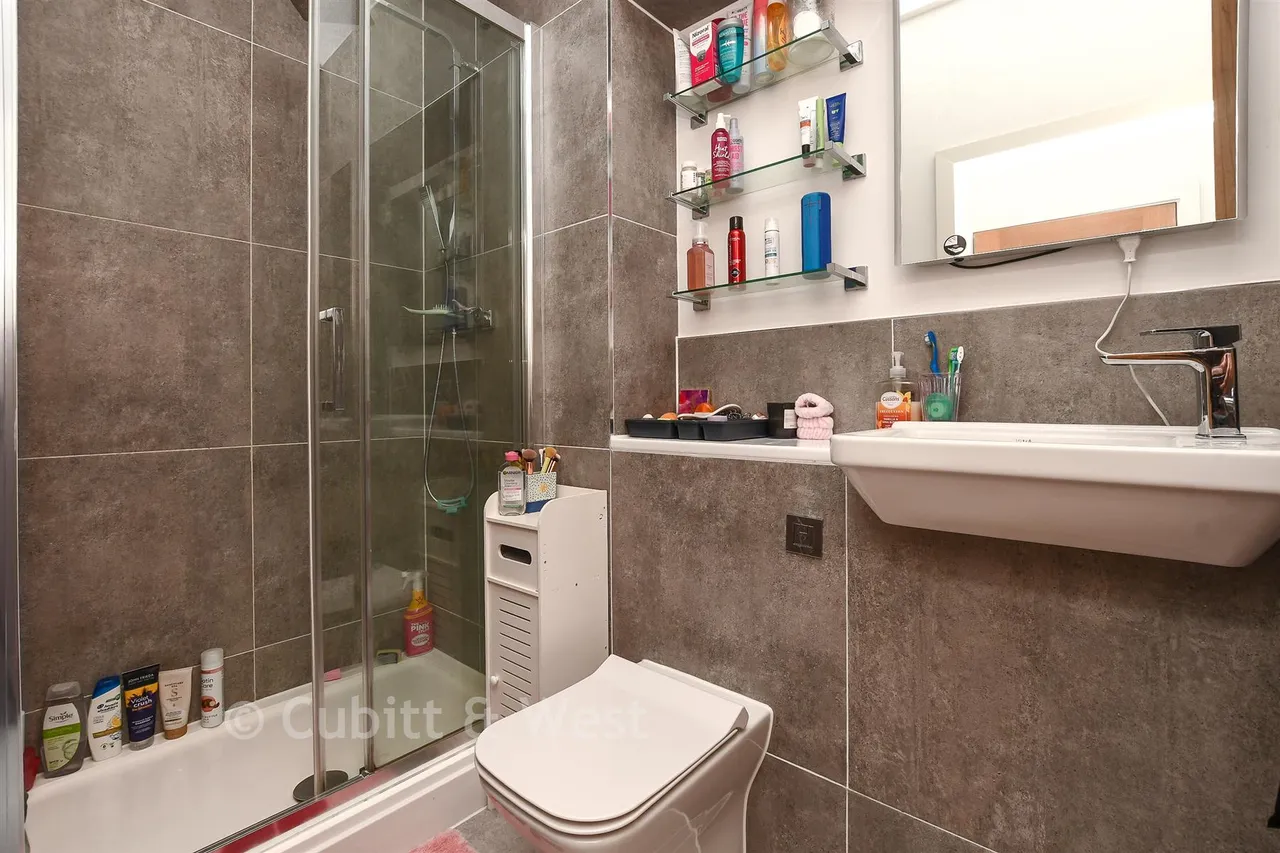 Brighton Road, Redhill, RH1, photo 10