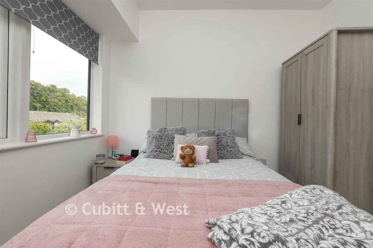 Brighton Road, Redhill, RH1, photo 8