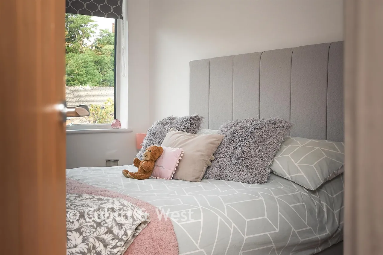 Brighton Road, Redhill, RH1, photo 7