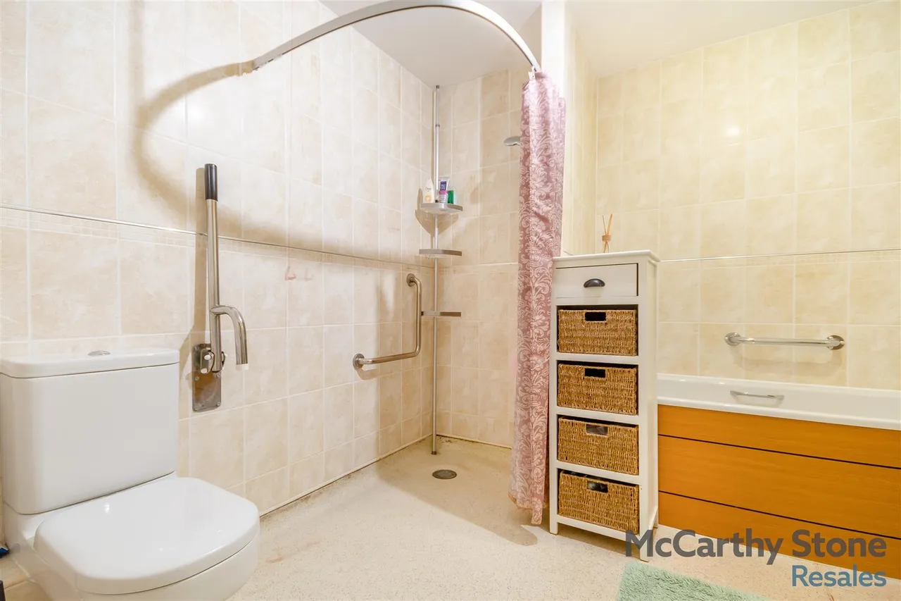 Hanbury Road, Droitwich, WR9, photo 9