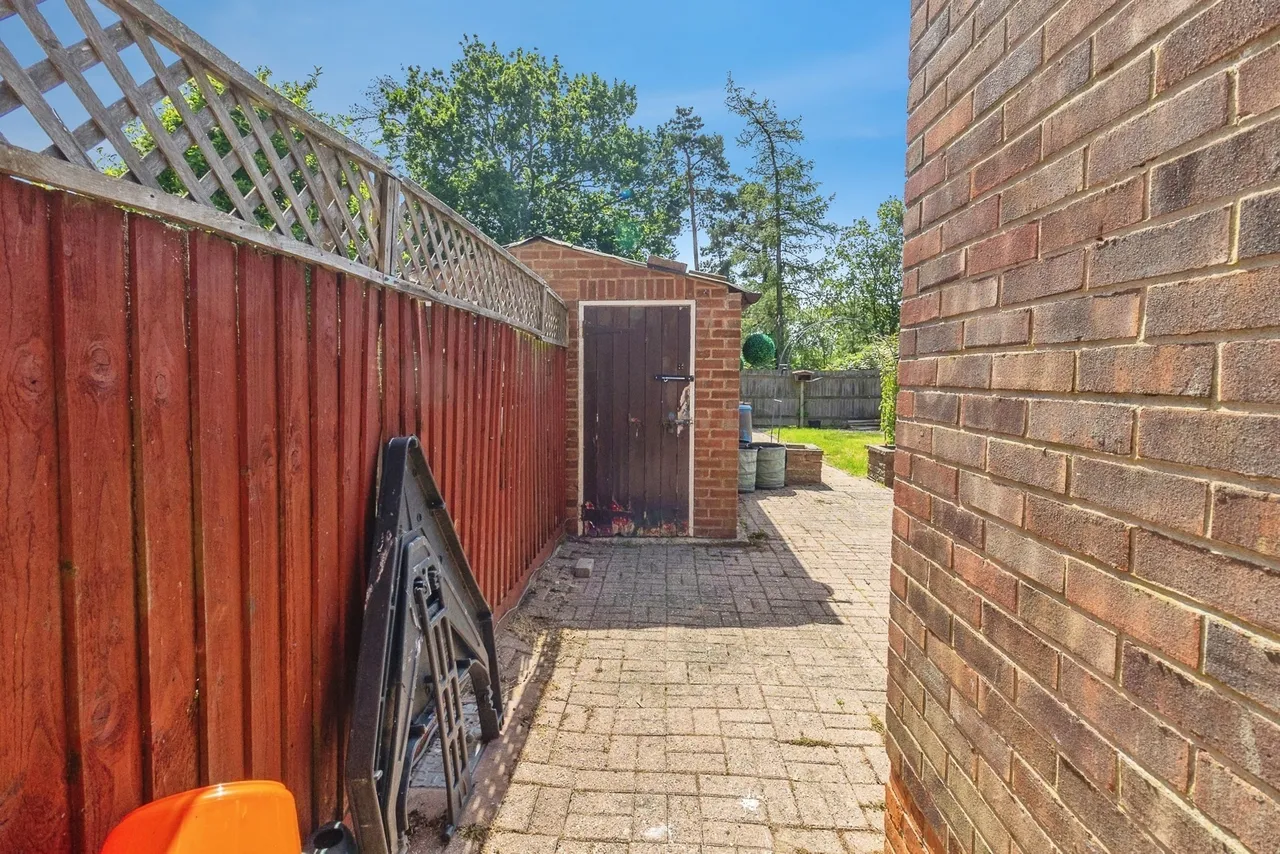 Southern Way, Wolverton, Milton Keynes, Buckinghamshire, MK12, photo 14