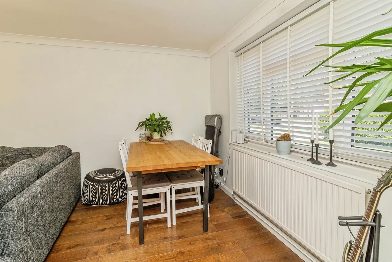 Southern Way, Wolverton, Milton Keynes, Buckinghamshire, MK12, photo 6