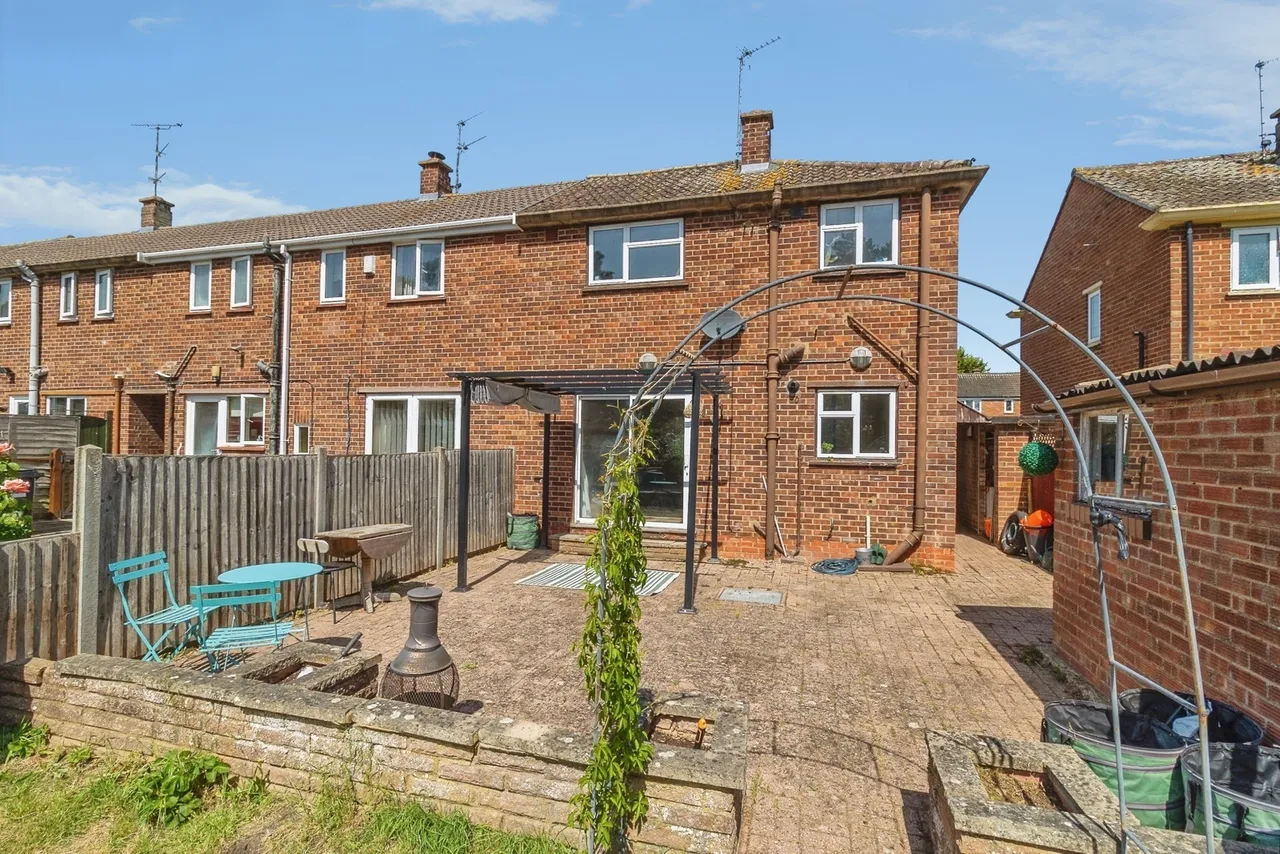 Southern Way, Wolverton, Milton Keynes, Buckinghamshire, MK12, photo 16