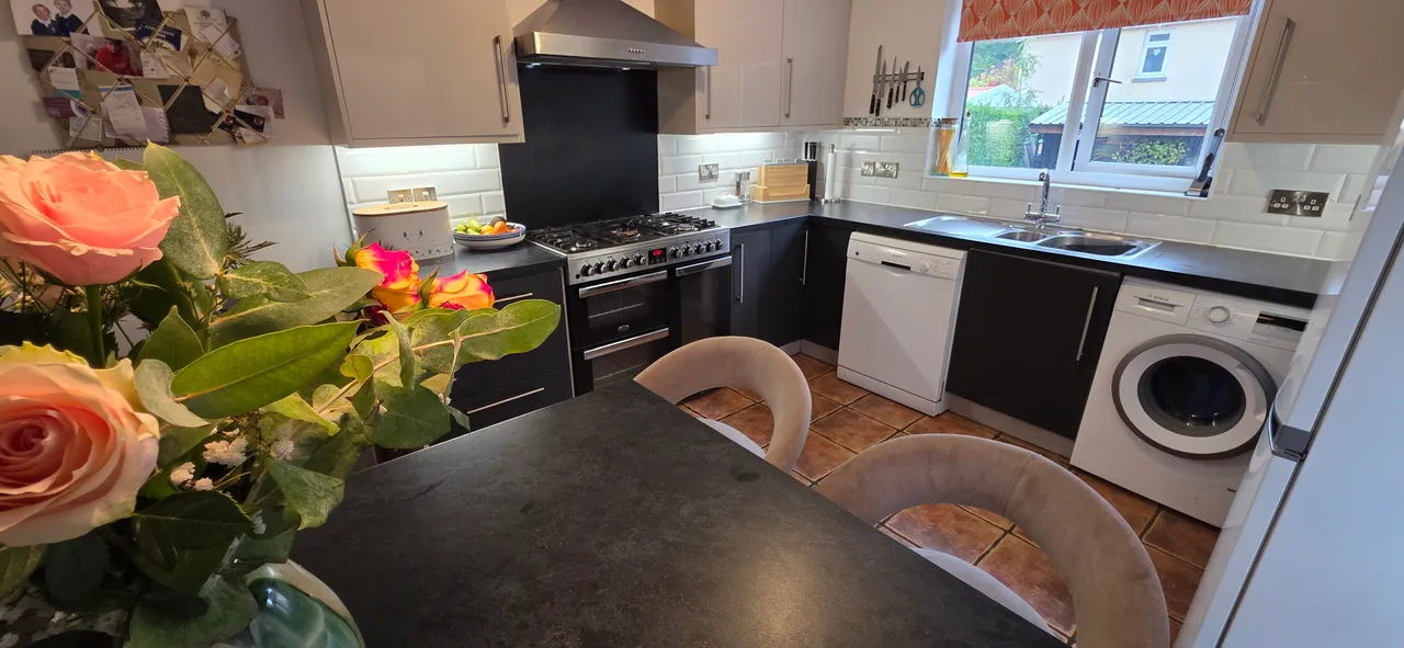 Kayswood Road, Marple, SK6, photo 6