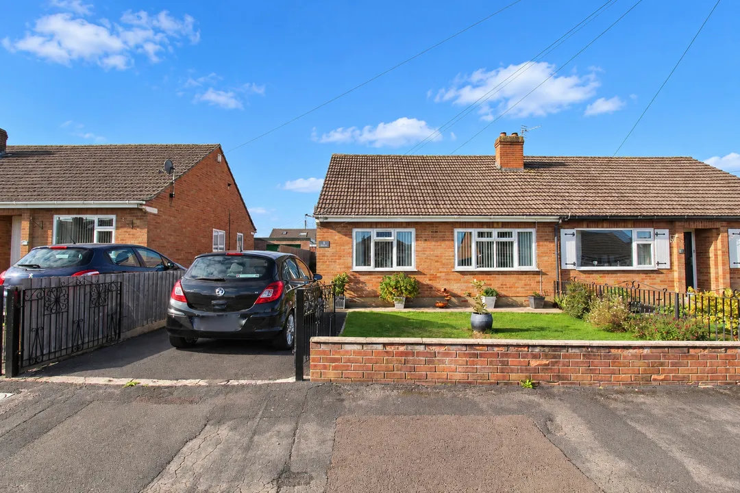 2 bed house for sale, Underhill Road, Street