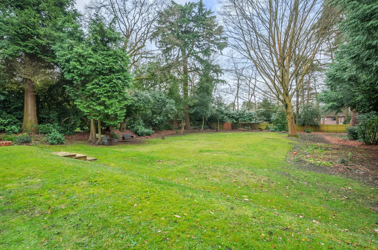 Heatherdale Road, Camberley, Surrey, GU15 2LT, photo 10