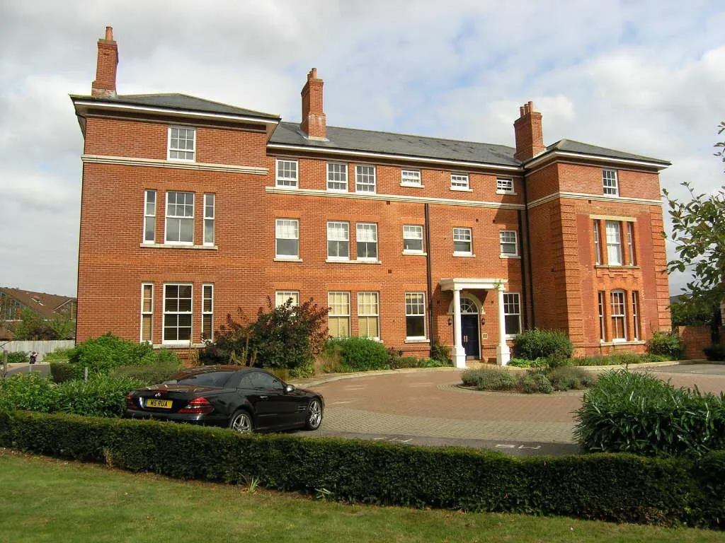 2 bed flat to rent — Queen Alexandras Way, Epsom, KT19 7DW