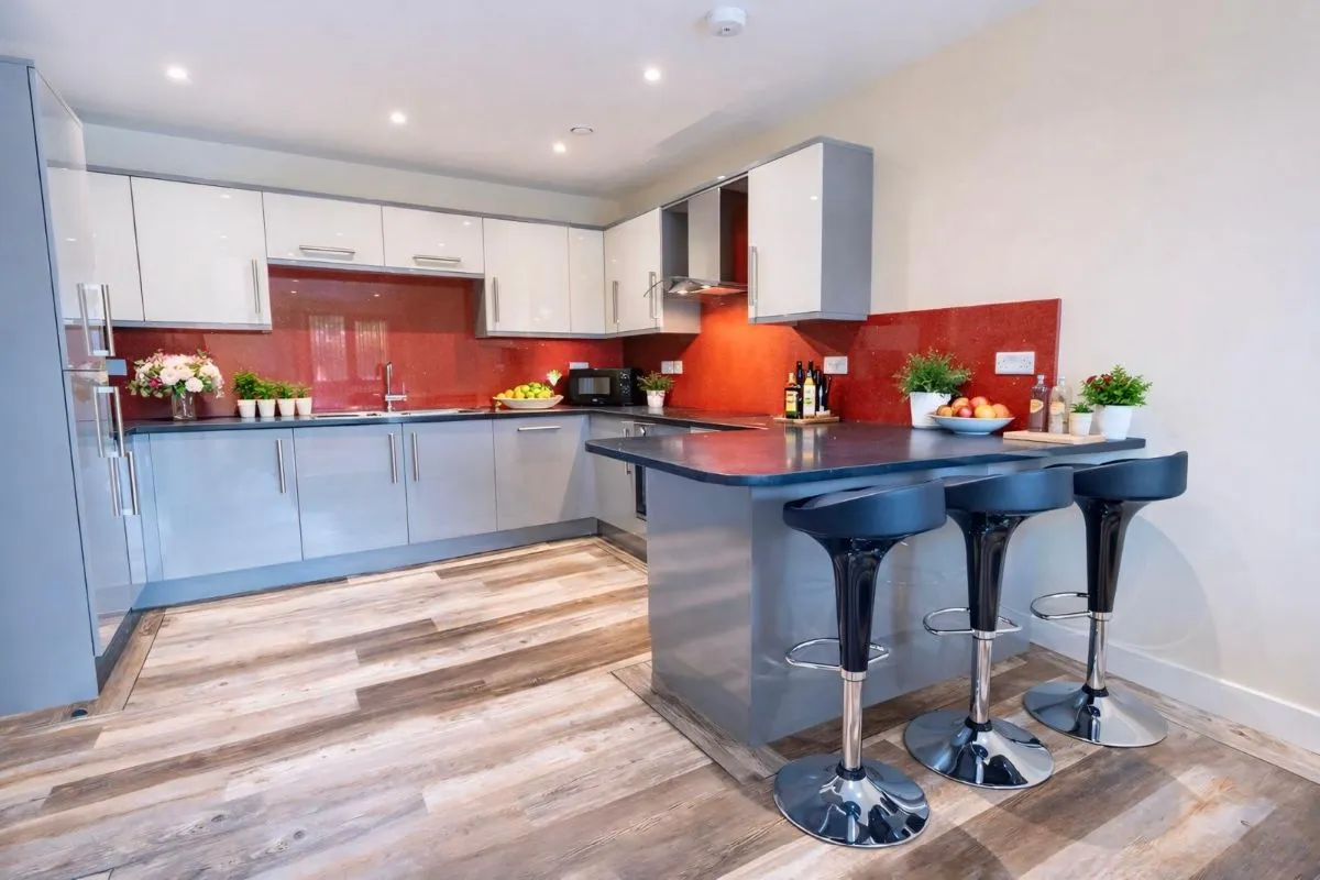 3 bed flat to rent, Ecco