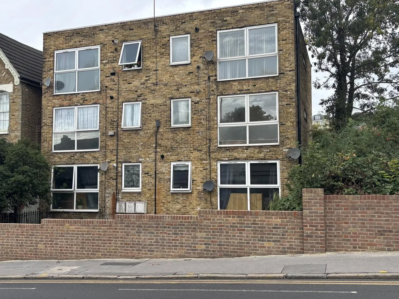 2 bed flat to rent, Whitehorse Lane, South Norwood