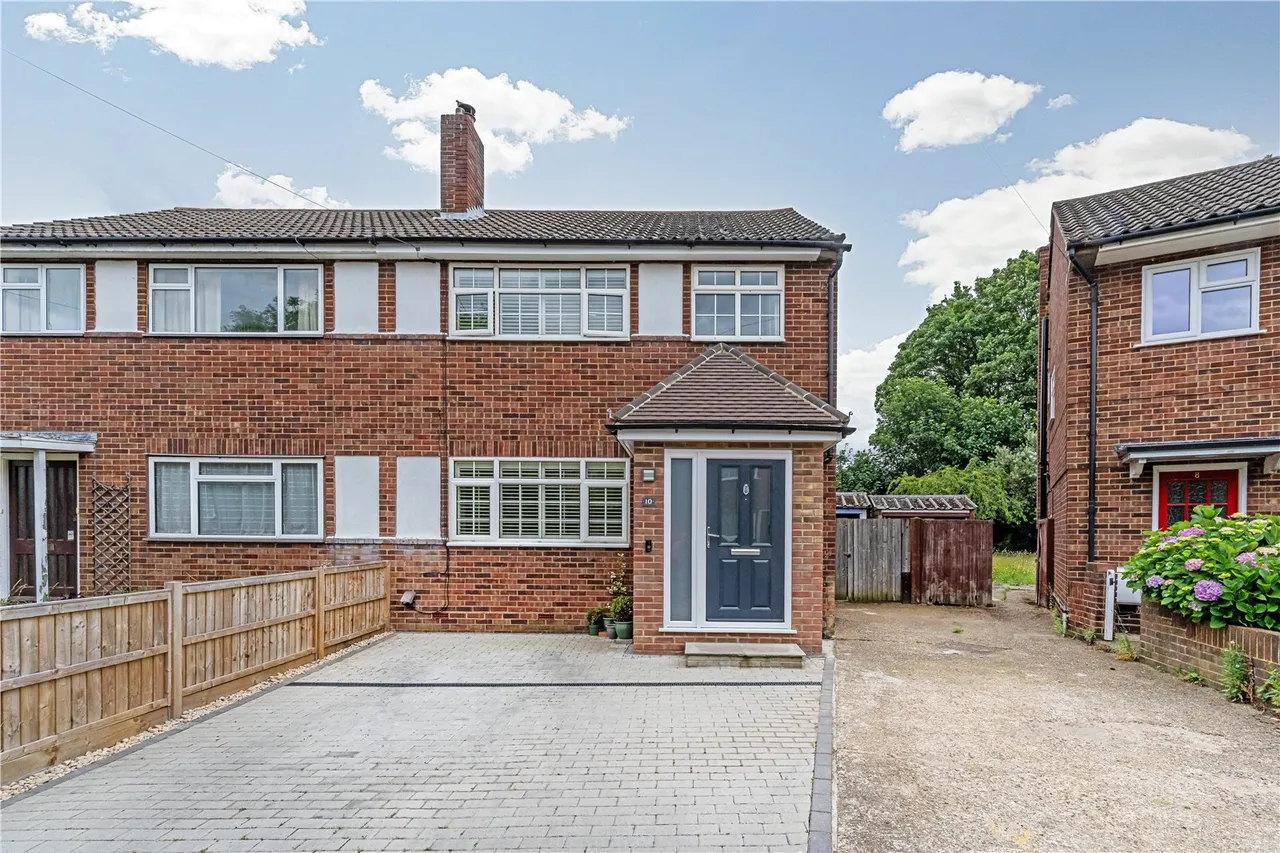 3 bed house for sale — Princes Close, Teddington, TW11 0RX