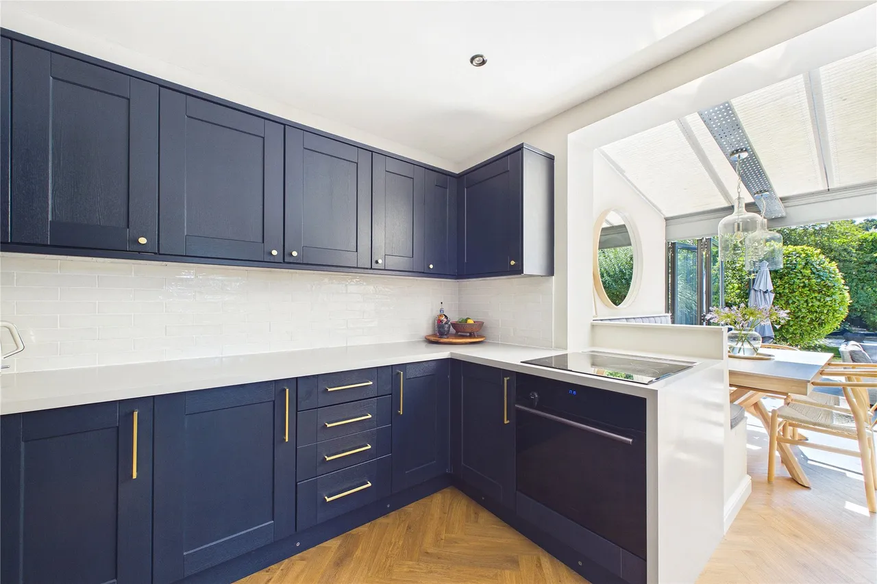 Chertsey Road, Windlesham, GU20, photo 4