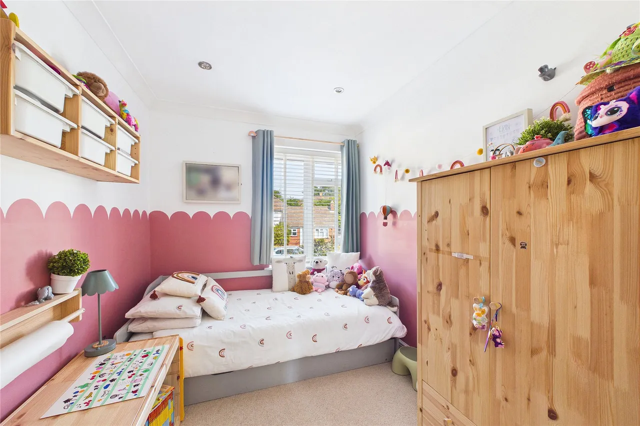 Chertsey Road, Windlesham, GU20, photo 14