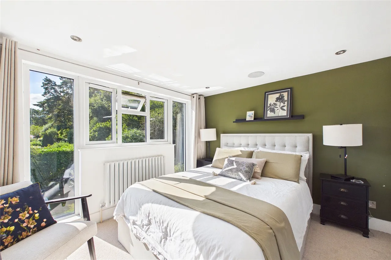 Chertsey Road, Windlesham, GU20, photo 15