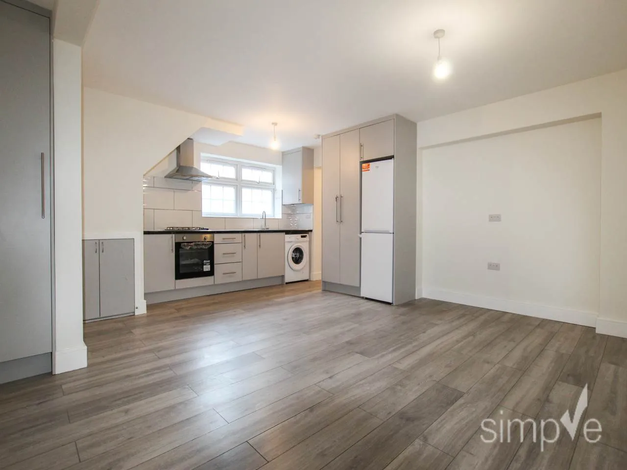 3 bed flat to rent, Snowdon Crescent, Hayes, UB3
