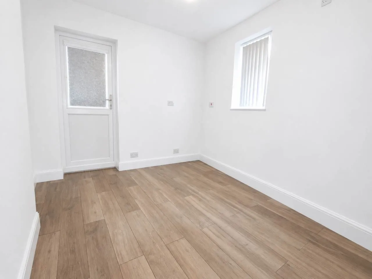 Snowdon Crescent, Hayes, UB3, photo 9