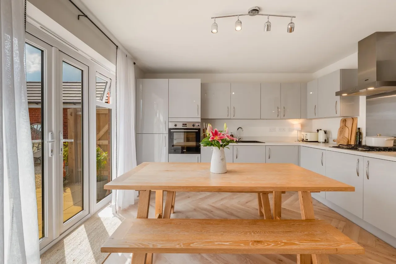 Balsam Lane, Warwick, photo 8