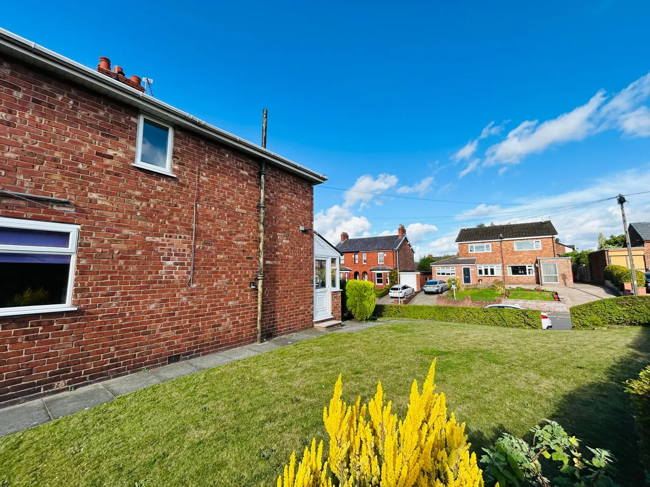 Barsbank Lane, Lymm, photo 17