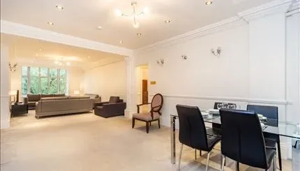4 bed flat to rent — Park Road, Regents Park, NW8 7HY