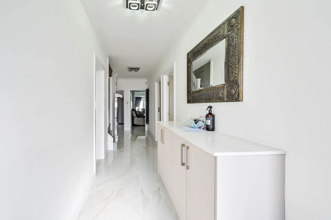 7 Pool Road, West Molesey, photo 4