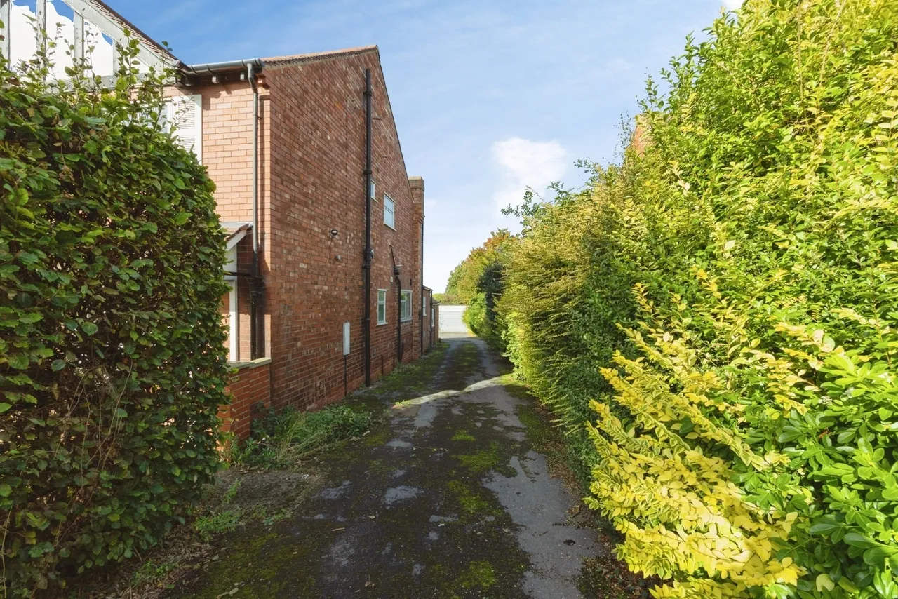 Ainderby Road, Northallerton, DL7, photo 24