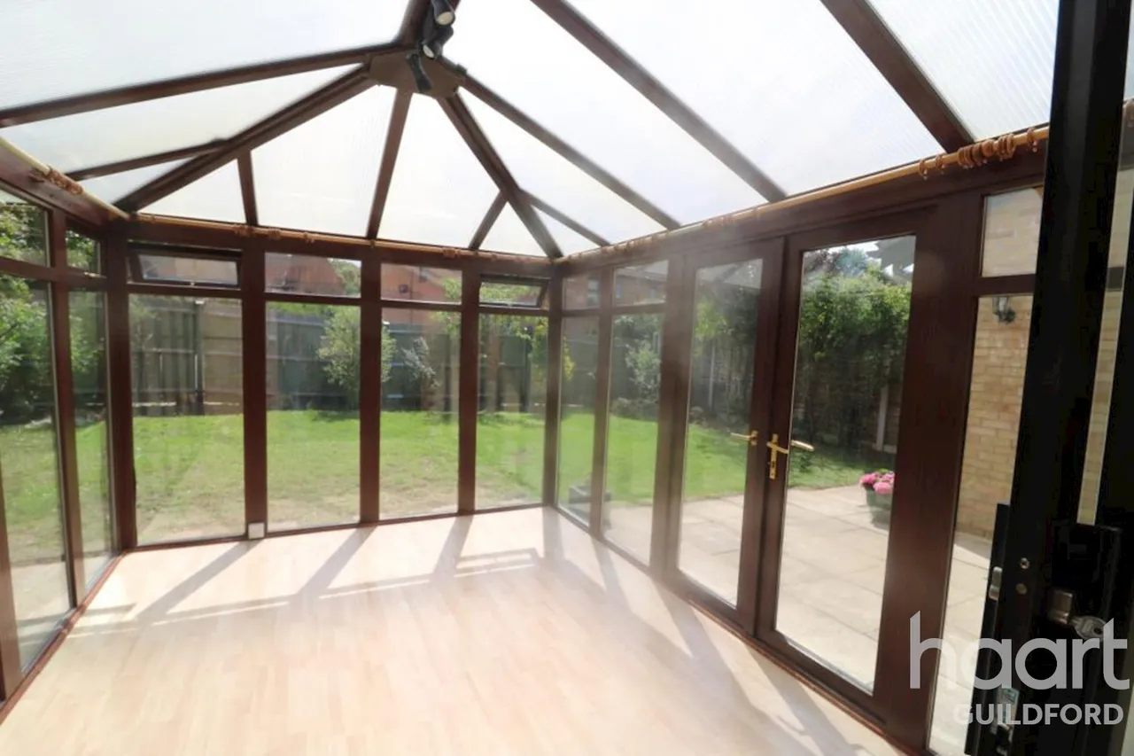 Suffolk Drive, GU4, photo 5