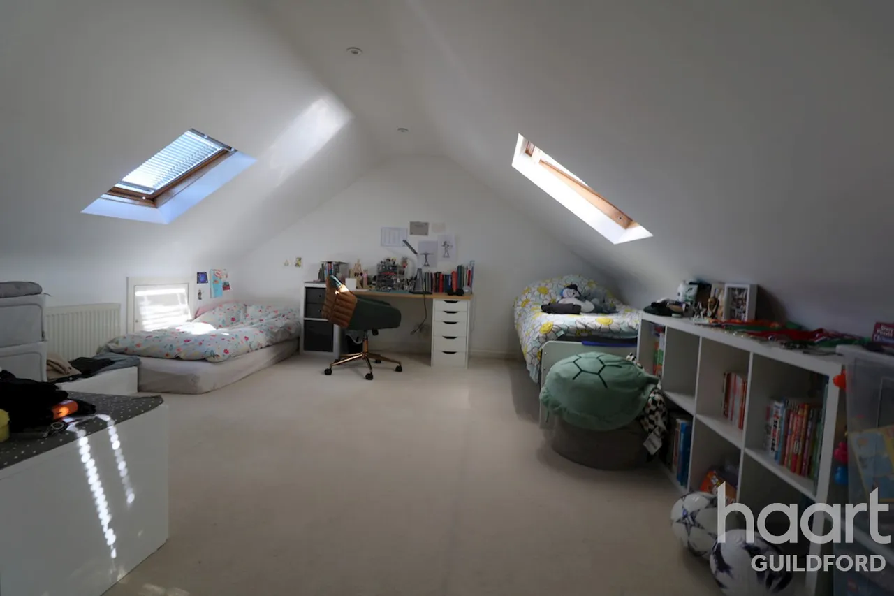 Suffolk Drive, GU4, photo 3