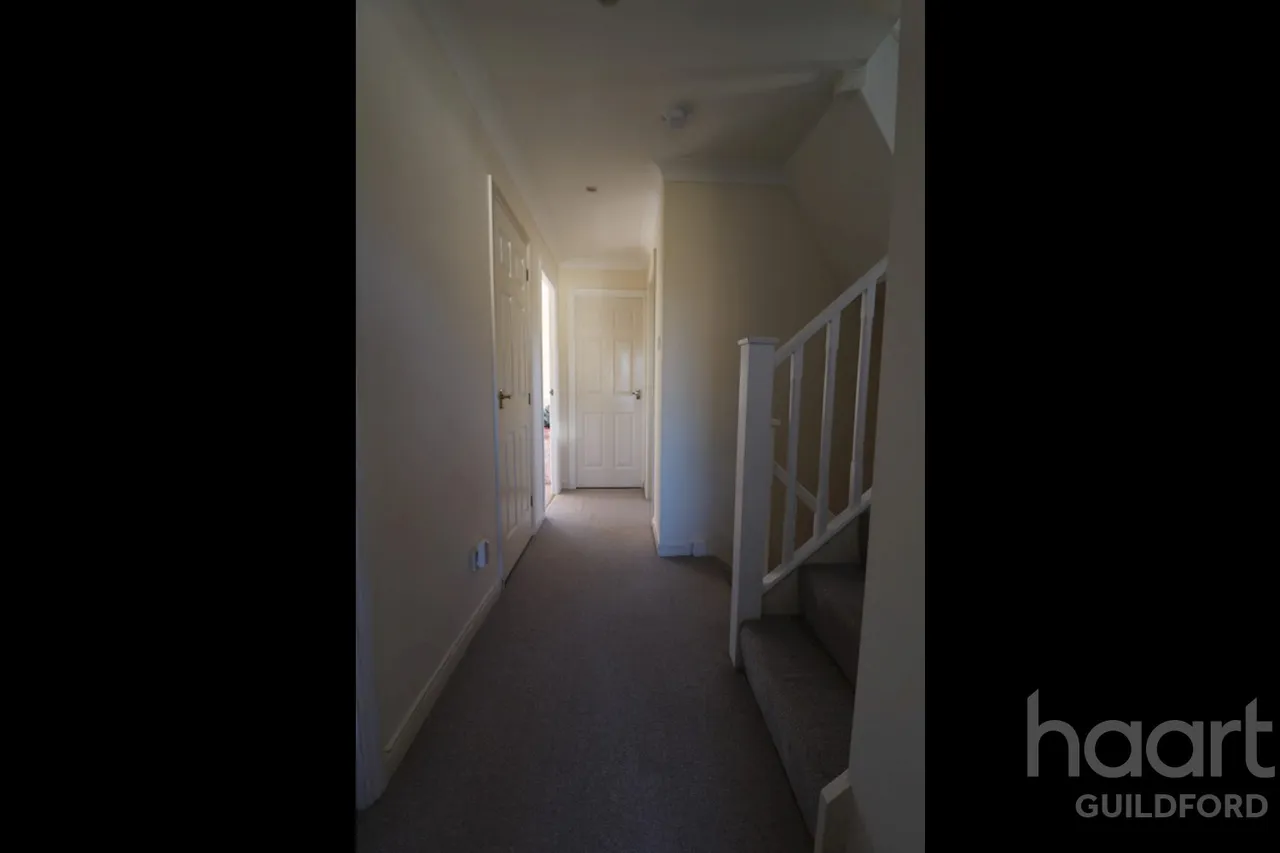 Suffolk Drive, GU4, photo 11