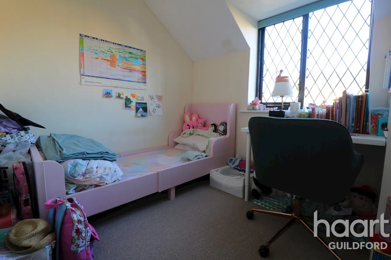 Suffolk Drive, GU4, photo 6